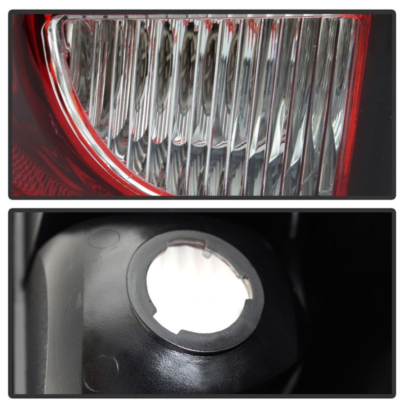 SPYDER xTune 03-06 Chevrolet Silverado 1500 (w/o Stepside) Tail Light - OEM Right (ALT-JH-CS03-OE-R) 9037962