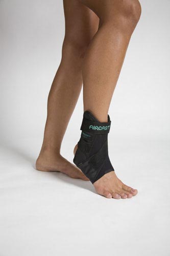 AirSport Ankle Brace - Medium, Left Foot - for Men 7.5-11 & Women 9-12.5 - Ankle Sprain Support