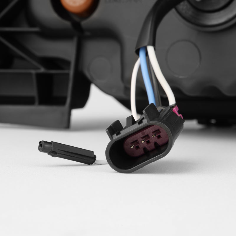 AlphaRex 17-19 Ford F-250/350/450/550 Super Duty LUXX-Series LED Proj Headlights Blk w/SS & SBDRL 880323 *Discontinued