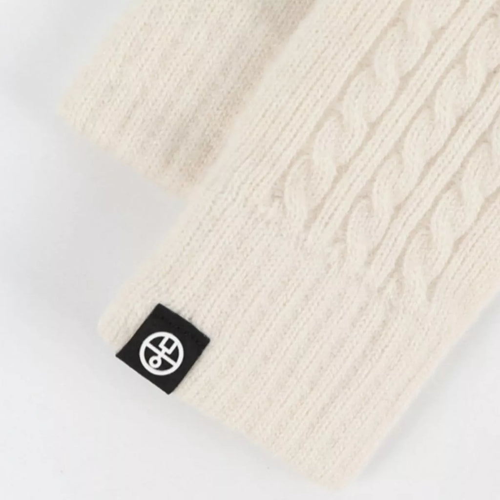 Cable Knit Touchscreen Gloves