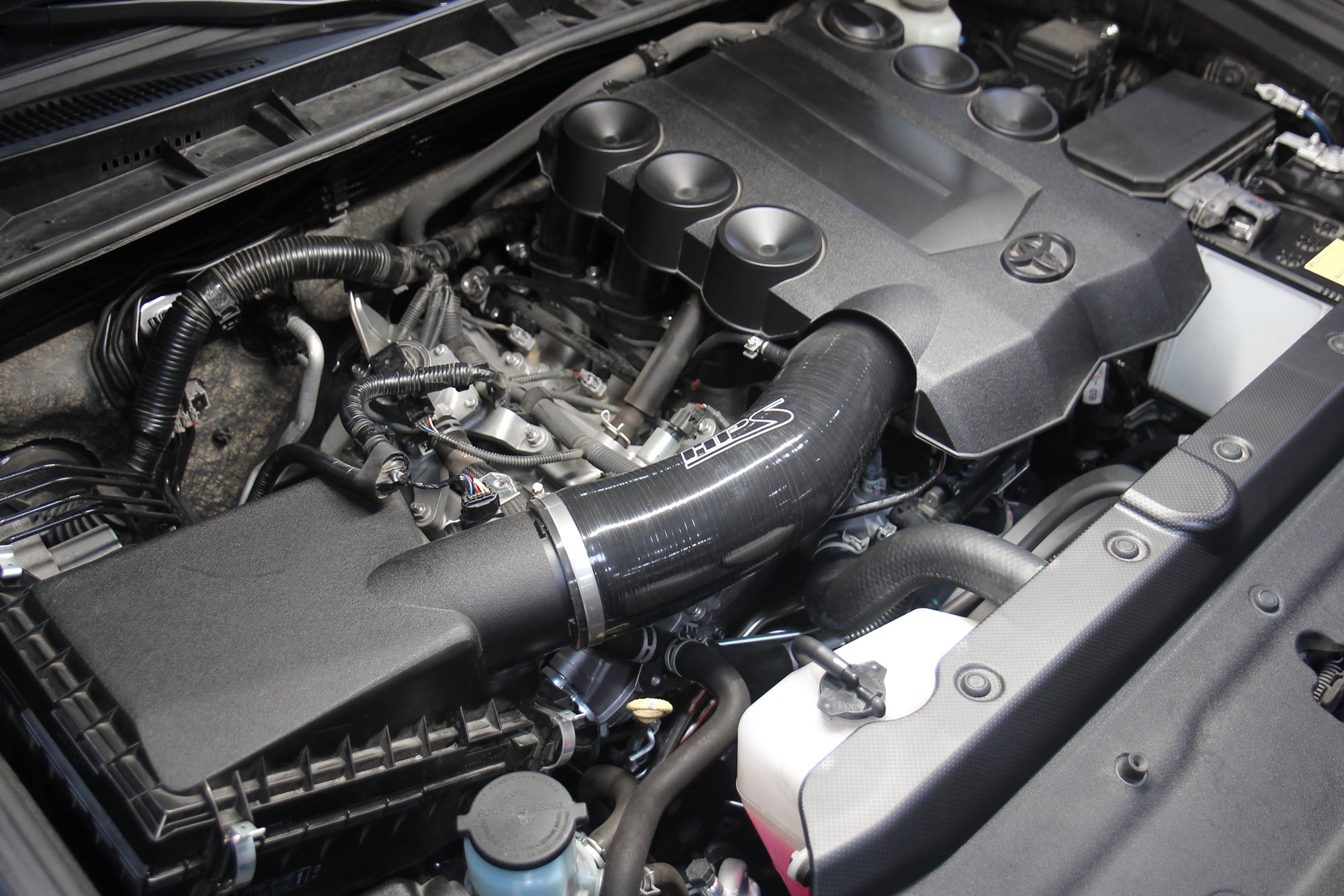 HPS Performance HPS Reinforced Silicone Post MAF Air Intake Hose Kit Toyota 2010-2014 FJ Cruiser 4.0L V6 , 57-2046