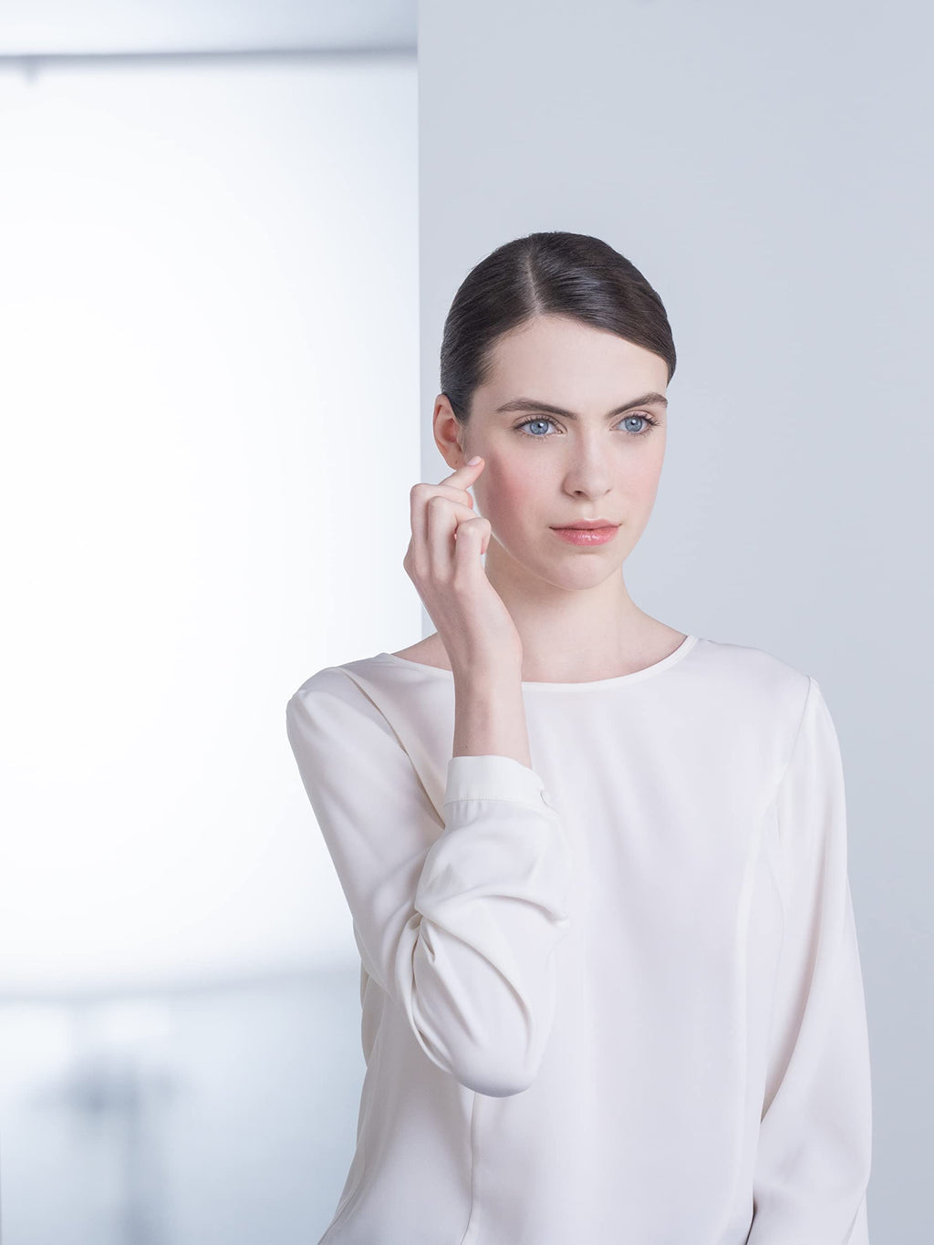 Esthederm Este-White Cleansing Foam - Anti-Aging Facial Cleanser for Uneven Skin Tone
