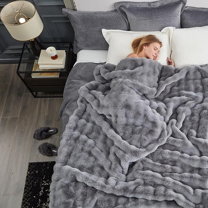 Cozy Bliss Faux Fur Throw Blanket for Couch, Fuzzy Soft Plush Thick Bubble Blanket for Sofa Bedroom Living Room, 108 * 90 Inches Light Grey