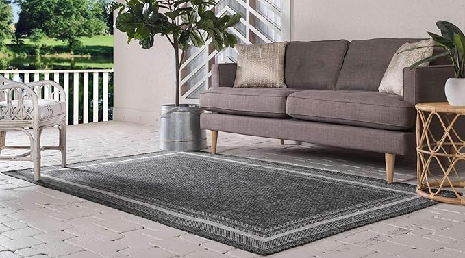 Unique Loom Outdoor Border Collection Area Rug - Soft Border (4' 1" x 6' 1" Rectangle, Black/ Ivory)