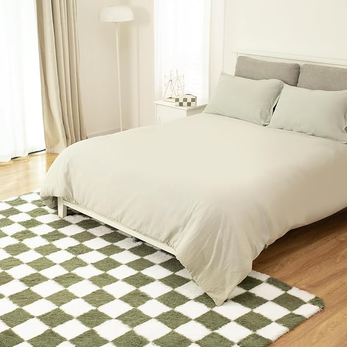 Super Soft Rug for Bedroom, 3x5 Ft Green and White Area Rug Classic Checkered Shaggy Anti-Skid High Pile Soft Fluffy Rug Fuzzy Carpet for Living Room Bedroom Kids Room Nursery, Dorm Home Decor