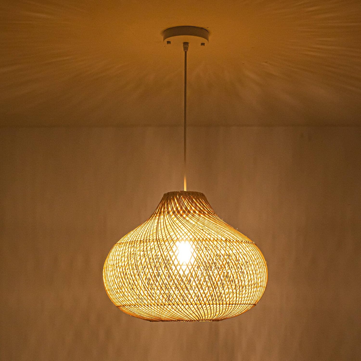 Rattan Pendant Lights, Large Wicker Chandelier Hand-Woven Boho Pendant Light Rattan Basket Hanging Light for Dining Room Kitchen Island Living Room