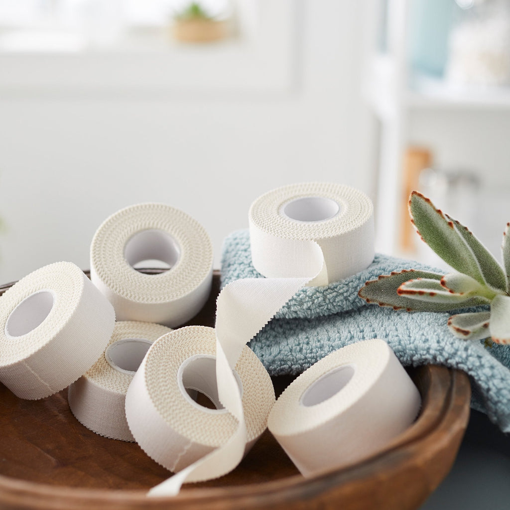 Kendall™ Cloth Medical Tape, 1 Inch x 10 Yard, White 2531C