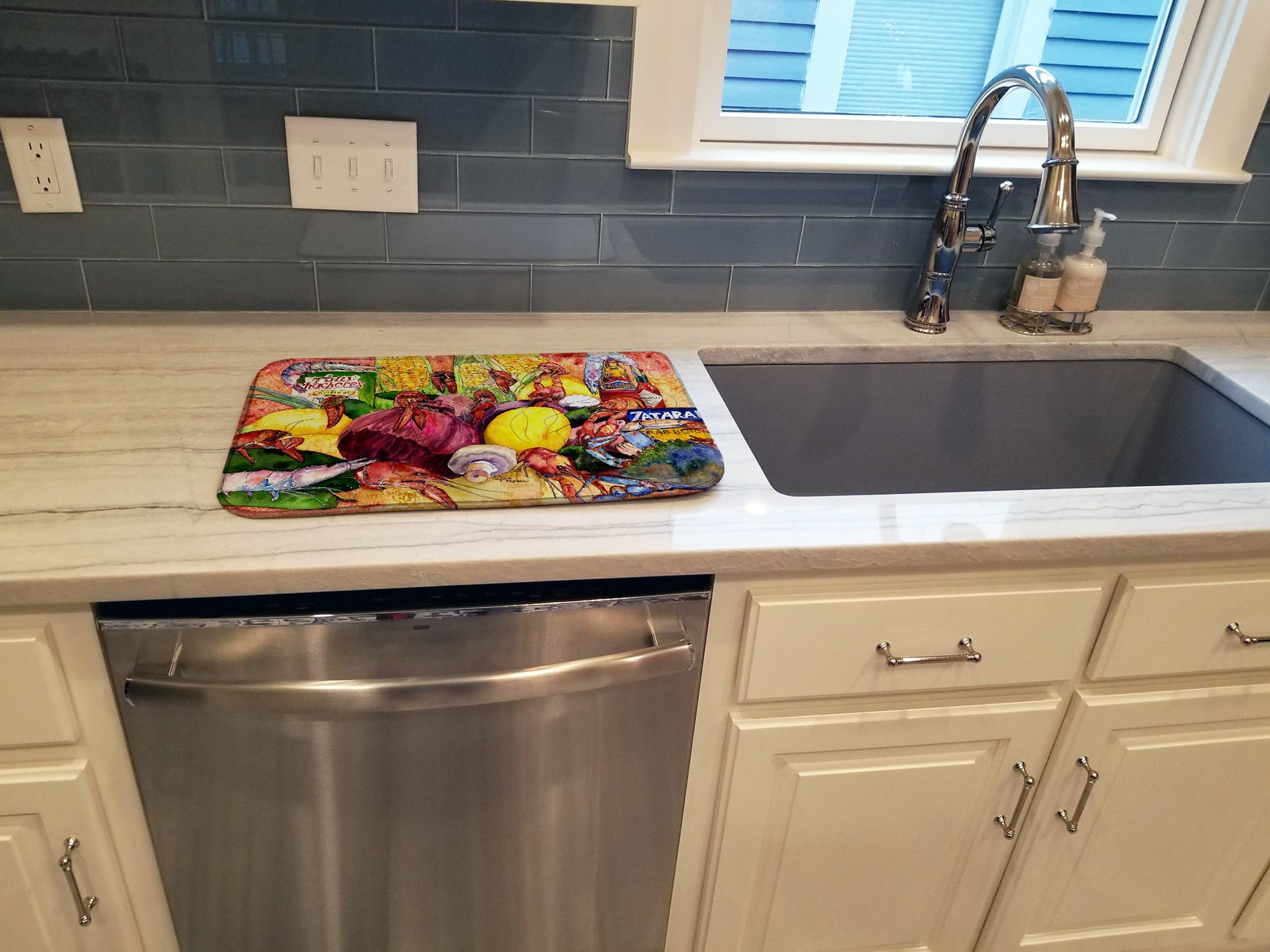 Crawfish with Spices and Corn Dish Drying Mat Absorbent Dish Drying Mat Pad for Kitchen Counter Dish Drainer Mat for Countertop, 14 x 21", Multicolor