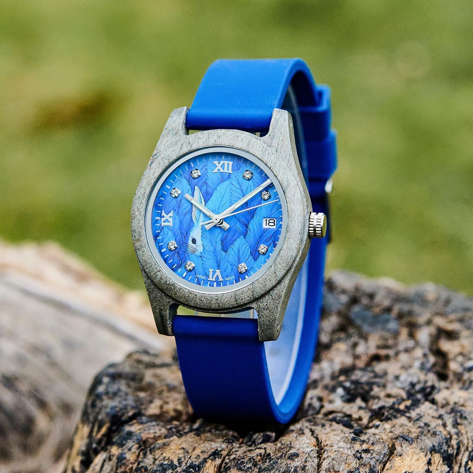 Natural Wood Watch for Women - Lightweight Eco-Friendly Quartz Wristwatch with Minimalist Design Casual Daily Wear