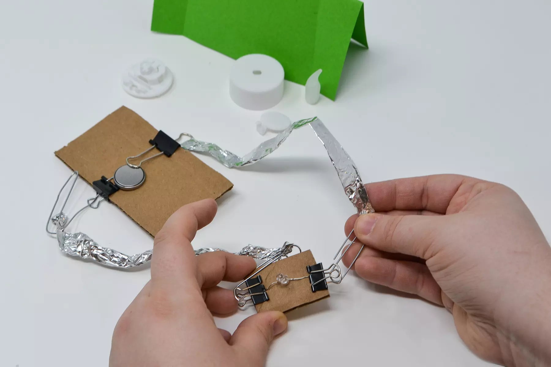 Amazeum Activity Kit: Scrappy Bots