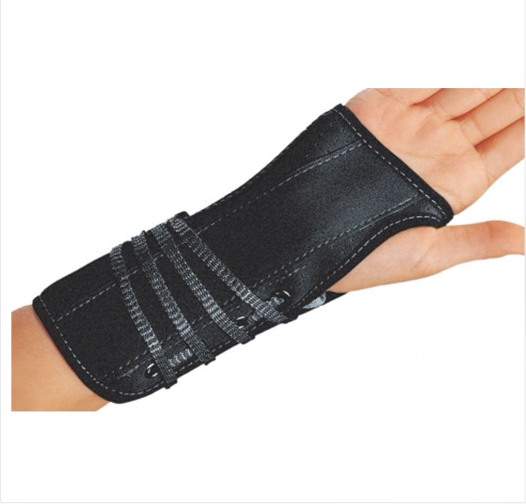 ProCare® Right Wrist Support, Medium 79-87205