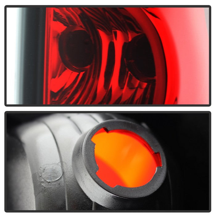 SPYDER xTune 03-06 Chevrolet Silverado 1500 (w/o Stepside) Tail Light - OEM Right (ALT-JH-CS03-OE-R) 9037962