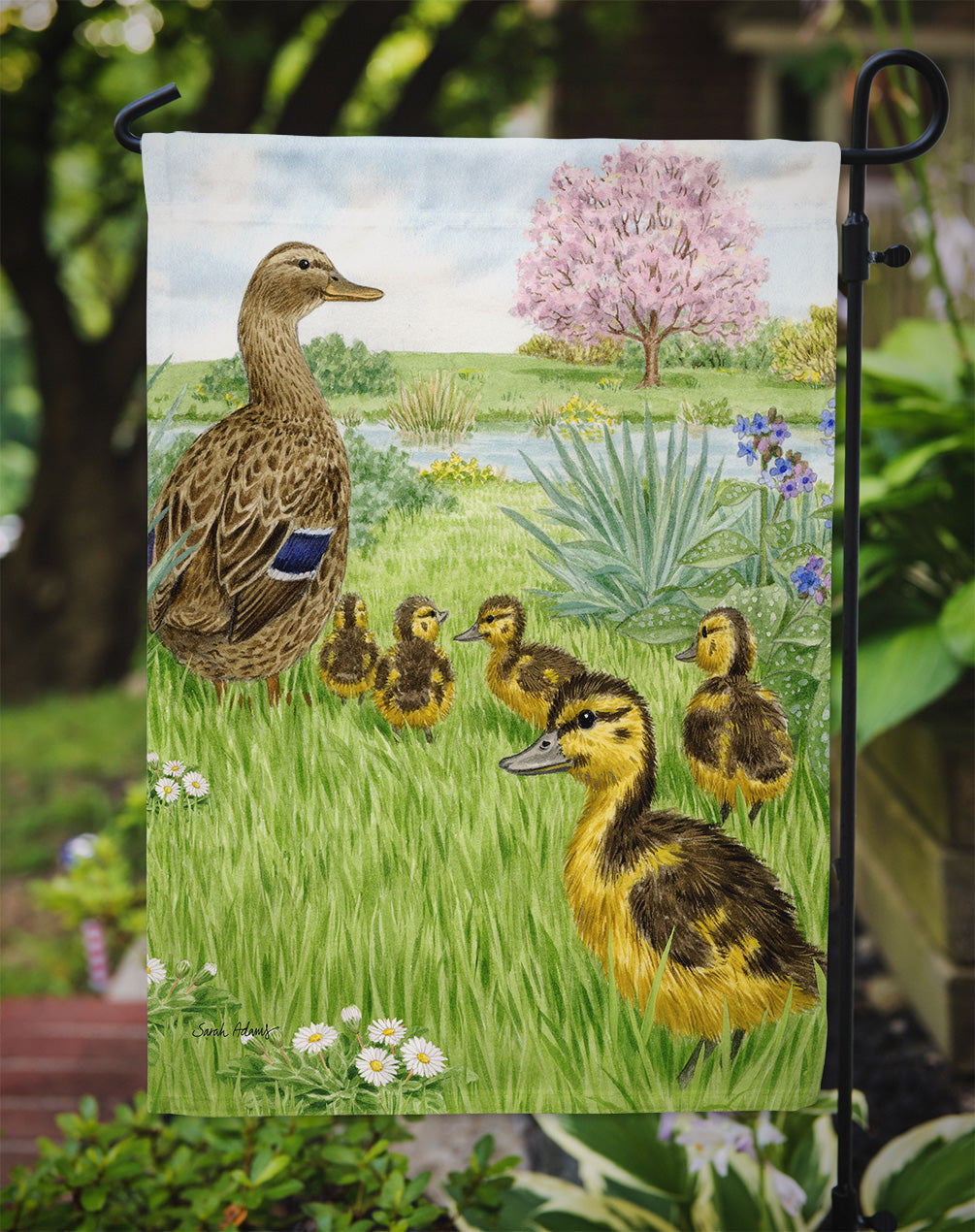Female Mallard Duck & Ducklings Garden Flag Mailbox Decorative Yard Banner Outside Patio Artwork for Flower Beds, Garden Size, Multicolor