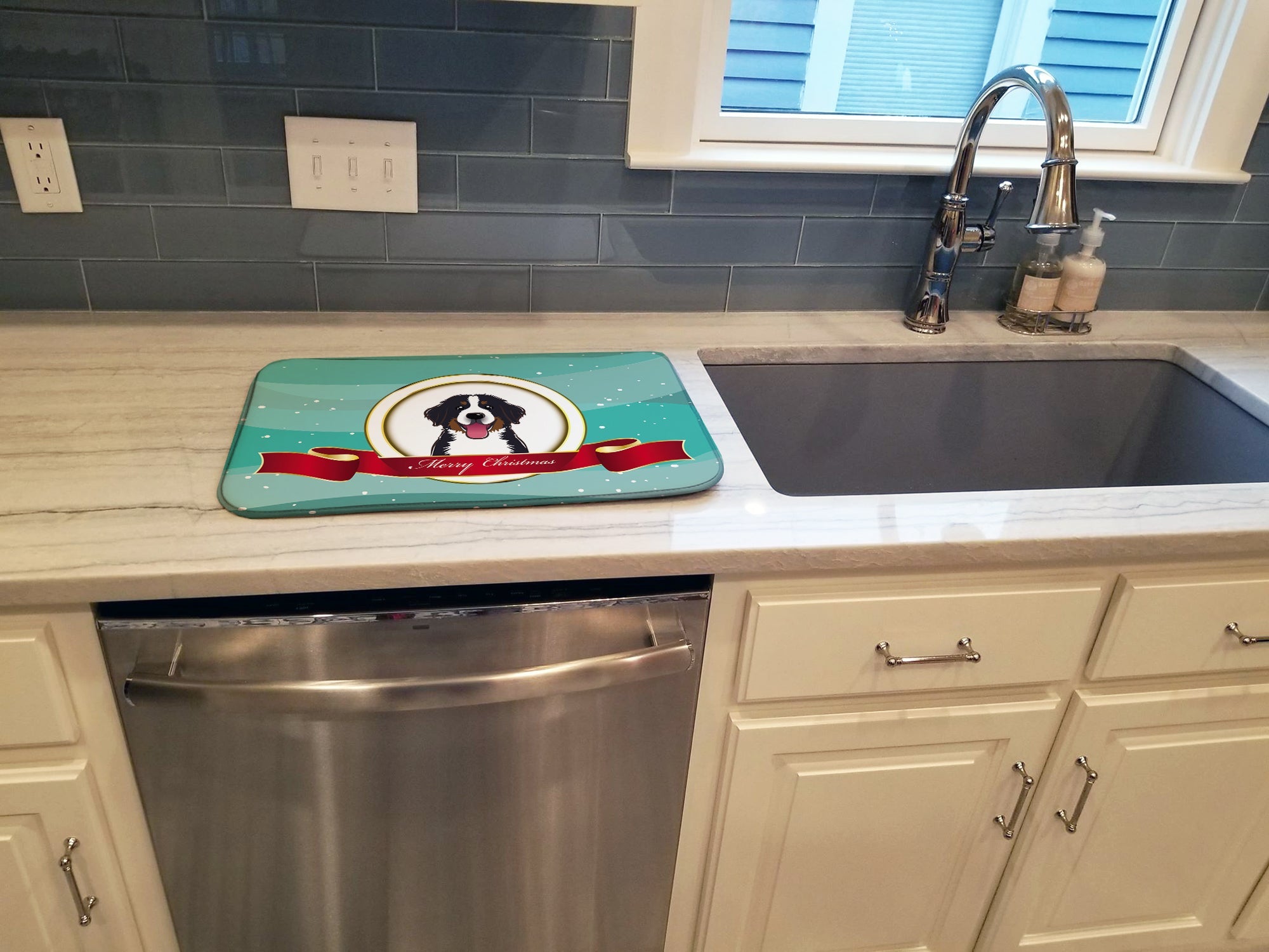 Bernese Mountain Dog Merry Christmas Dish Drying Mat Absorbent Dish Drying Mat Pad for Kitchen Counter Dish Drainer Mat for Countertop, 14 x 21", Multicolor