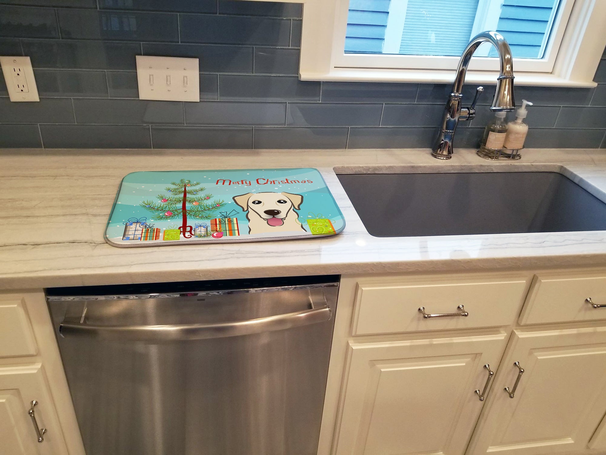 Christmas Tree and Golden Retriever Dish Drying Mat Absorbent Dish Drying Mat Pad for Kitchen Counter Dish Drainer Mat for Countertop, 14 x 21", Multicolor