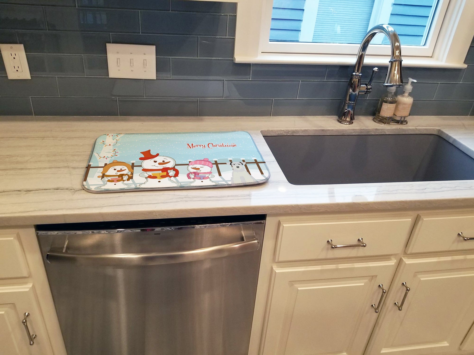 Merry Christmas Carolers Miniature Schnauzer White Dish Drying Mat Absorbent Dish Drying Mat Pad for Kitchen Counter Dish Drainer Mat for Countertop, 14 x 21", Multicolor