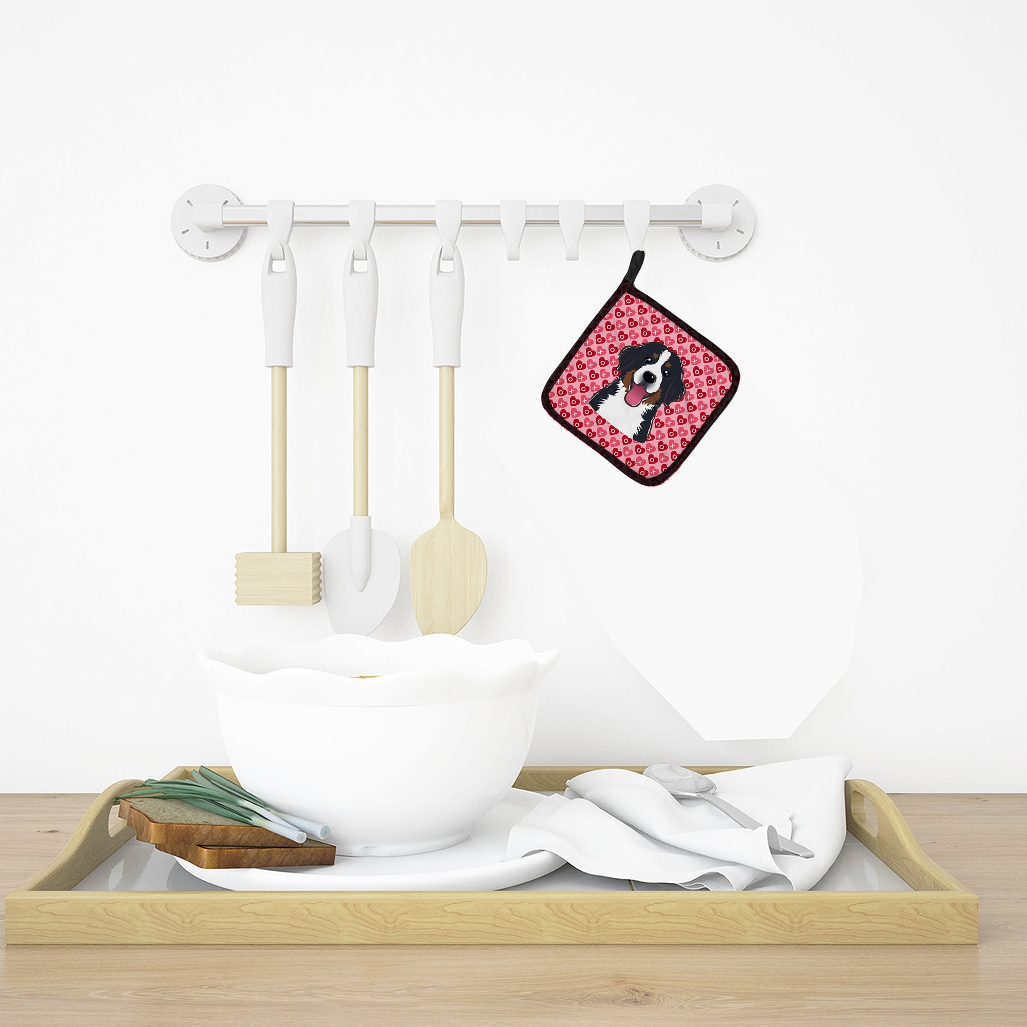 Bernese Mountain Dog Hearts Pot Holders - Set of 2 - Heat-Resistant Kitchen Essentials BB5307PTHD