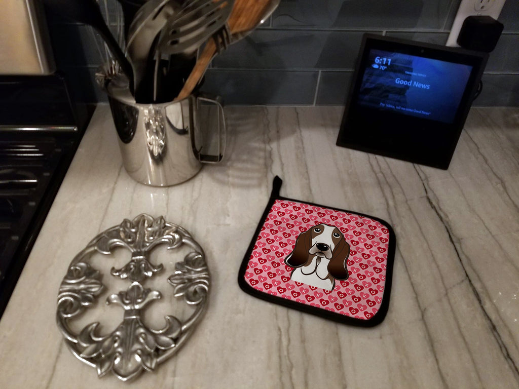 Basset Hound Hearts Pot Holders - Set of 2 - Heat-Resistant Kitchen Essentials BB5313PTHD