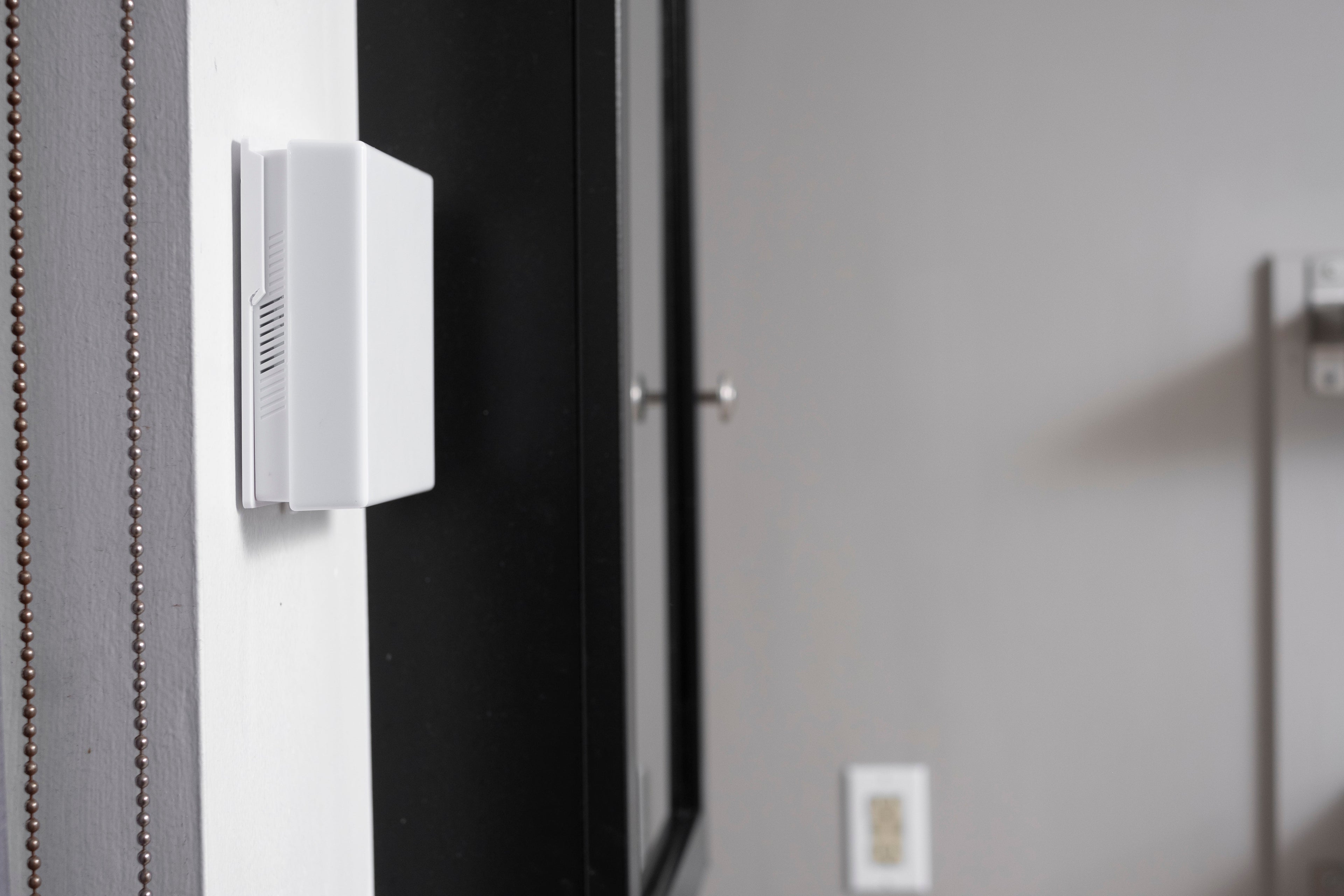 SquareGlow Smart Flasher - WiFi-Enabled Visual Alert System