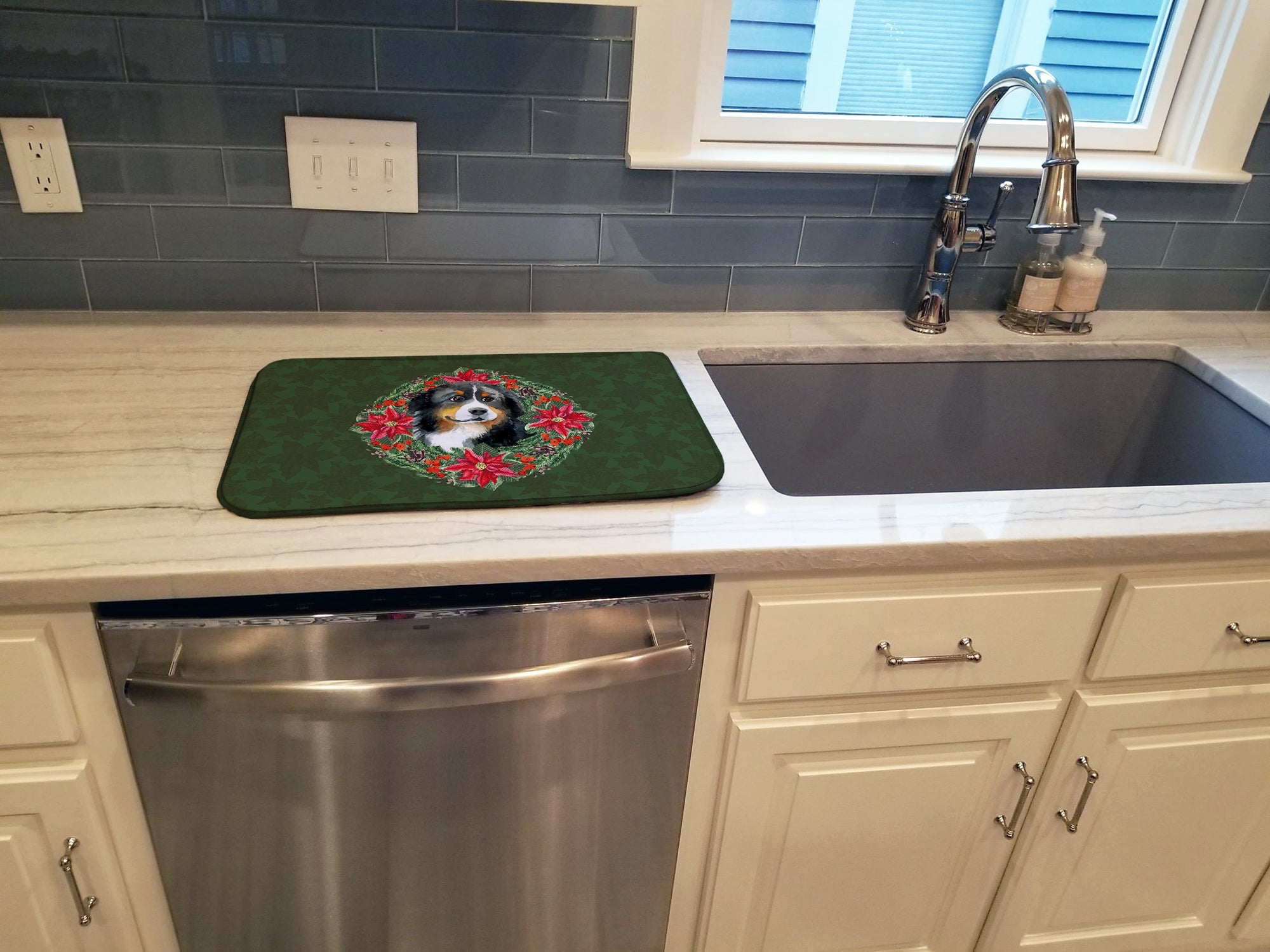 Bernese Mountain Dog Poinsetta Wreath Dish Drying Mat Absorbent Dish Drying Mat Pad for Kitchen Counter Dish Drainer Mat for Countertop, 14 x 21", Multicolor