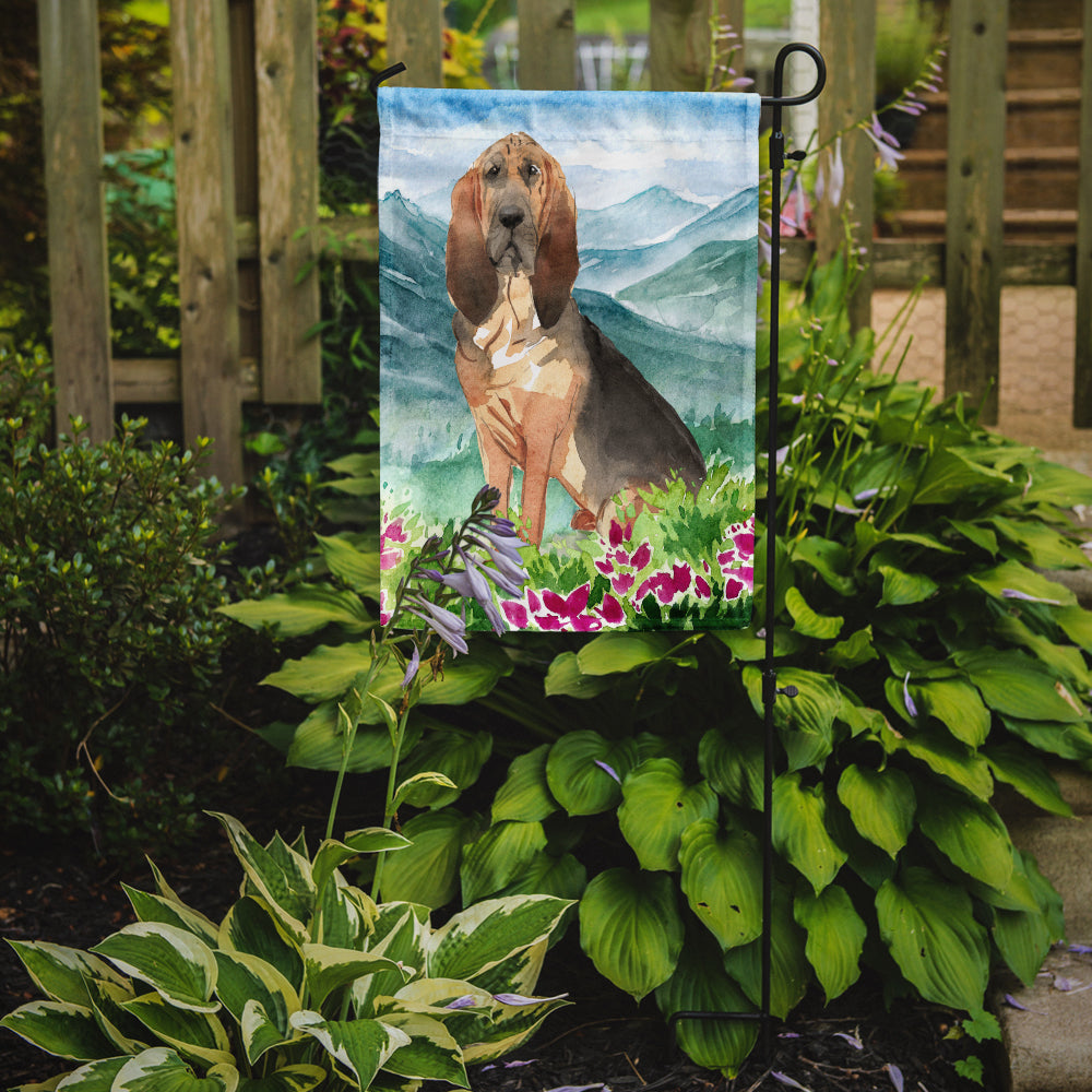 Mountain Flowers Bloodhound Garden Flag Mailbox Decorative Yard Banner Outside Patio Artwork for Flower Beds, Garden Size, Multicolor