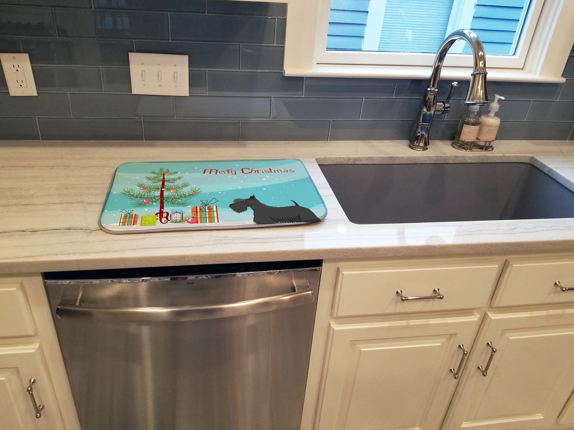 Scottish Terrier Christmas Tree Dish Drying Mat Absorbent Dish Drying Mat Pad for Kitchen Counter Dish Drainer Mat for Countertop, 14 x 21", Multicolor