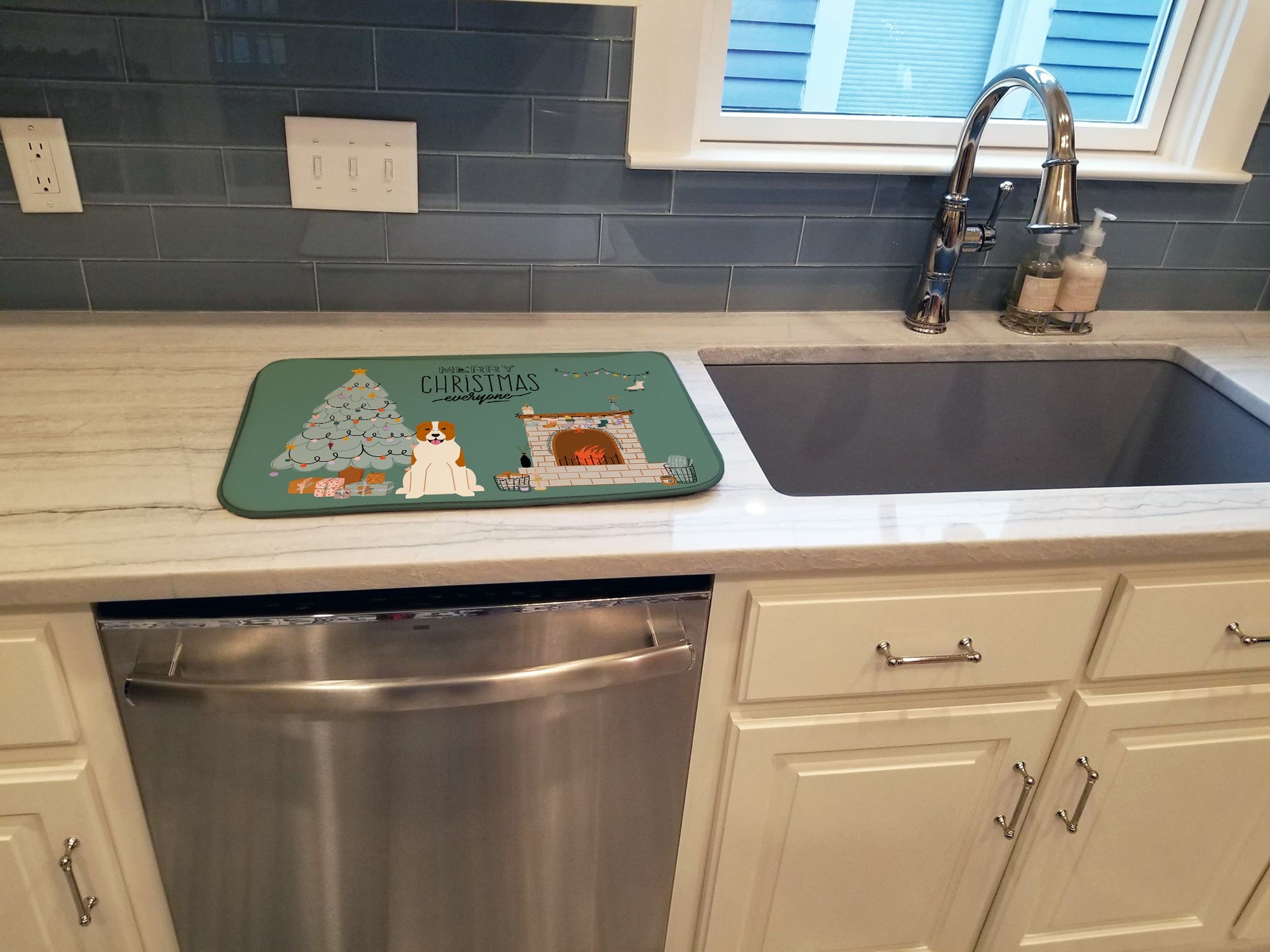 Central Asian Shepherd Dog Christmas Everyone Dish Drying Mat Absorbent Dish Drying Mat Pad for Kitchen Counter Dish Drainer Mat for Countertop, 14 x 21", Multicolor