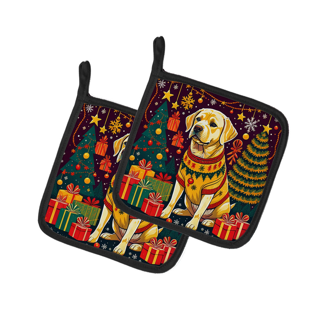 Yellow Labrador Retriever Christmas Pot Holder Set of 2 Heat Resistant Quilted Hot Pads 7.5 x 7.5 Inch, Insulated Kitchen Trivets for Cooking & Baking