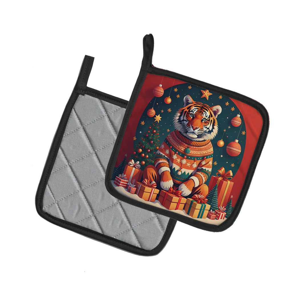 Tiger Christmas Pot Holder Set of 2 Heat Resistant Quilted Hot Pads 7.5 x 7.5 Inch, Insulated Kitchen Trivets for Cooking & Baking