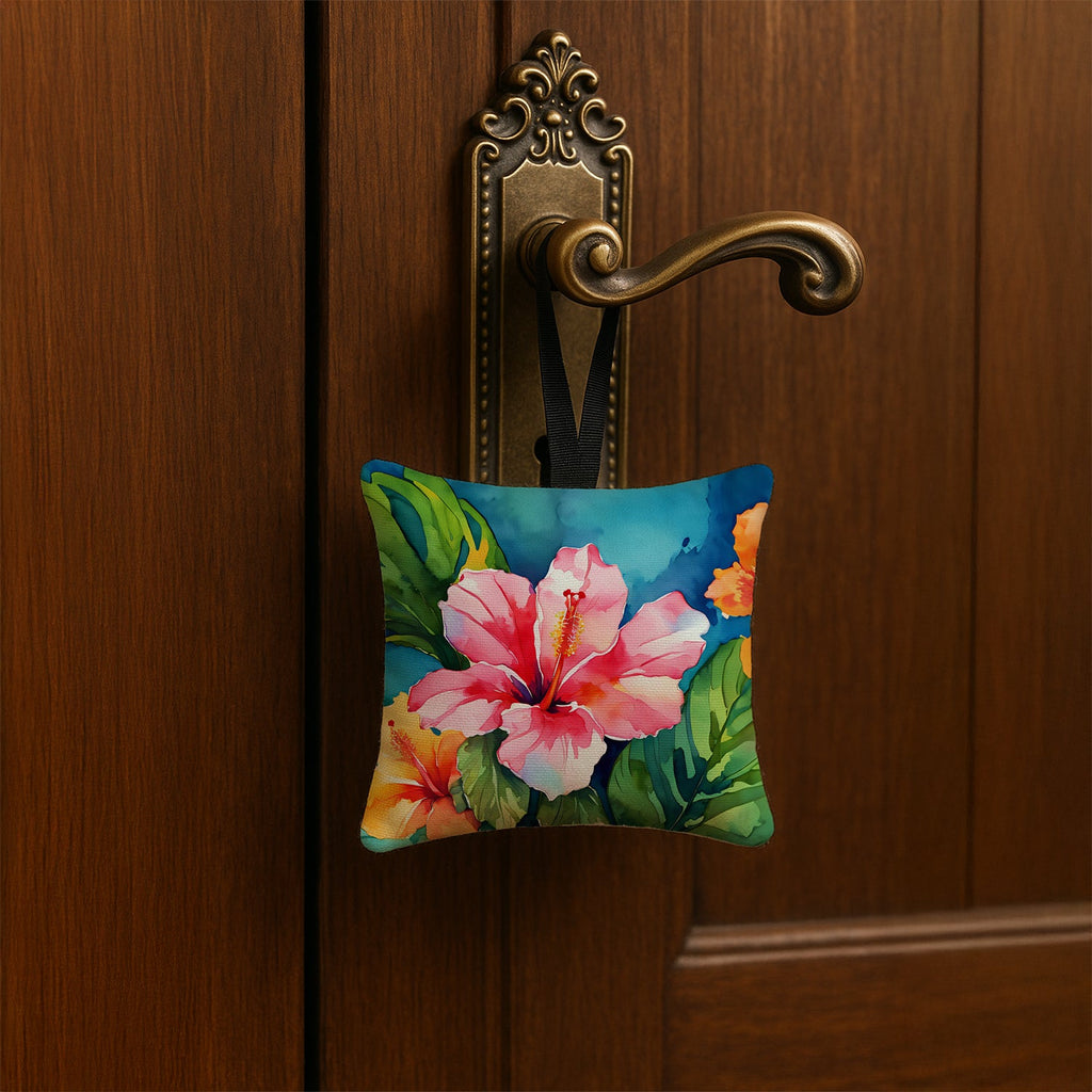 Hawaii Hawaiian Hibiscus in Watercolor Hanging Square Fabric Ornament 3.5 × 3.5 Decorative Door-Knob & Tree Hanger, Soft Fabric