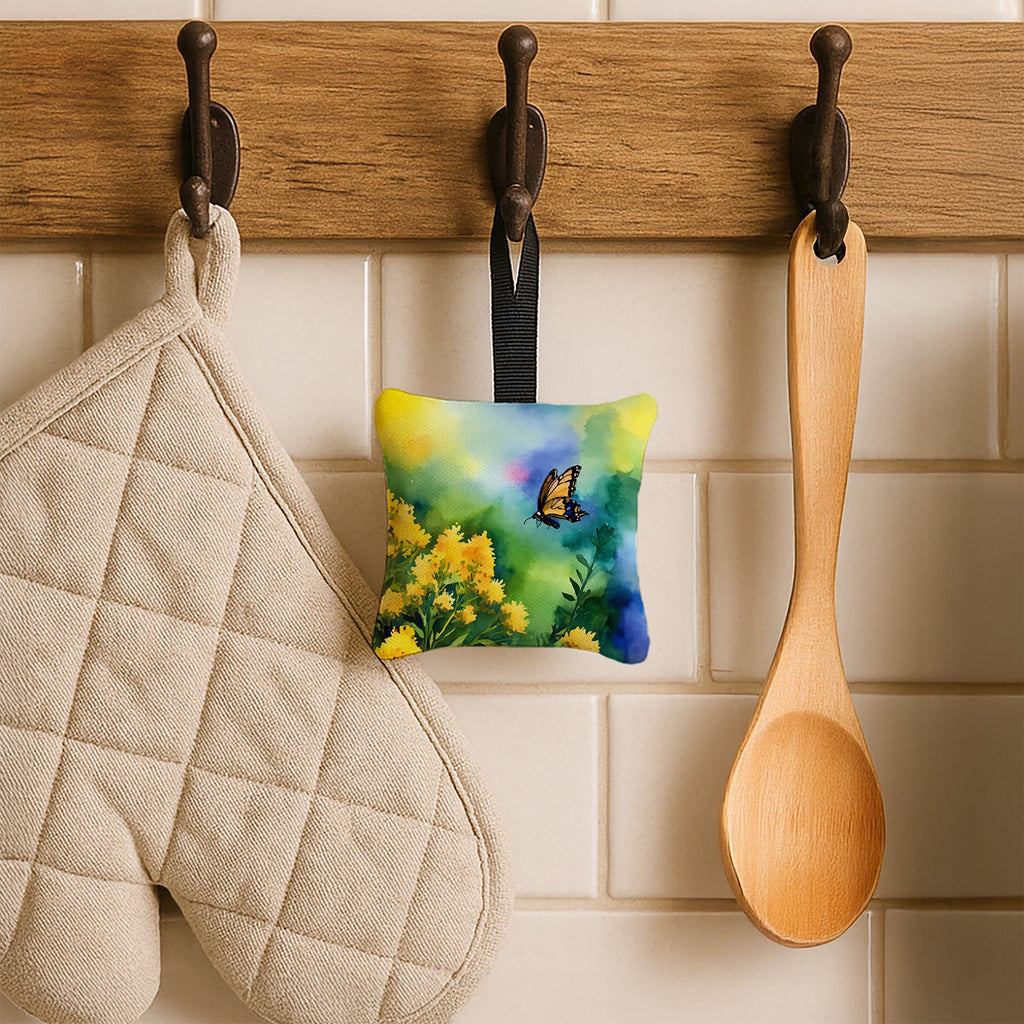 Kentucky Goldenrod in Watercolor Hanging Square Fabric Ornament 3.5 × 3.5 Decorative Door-Knob & Tree Hanger, Soft Fabric