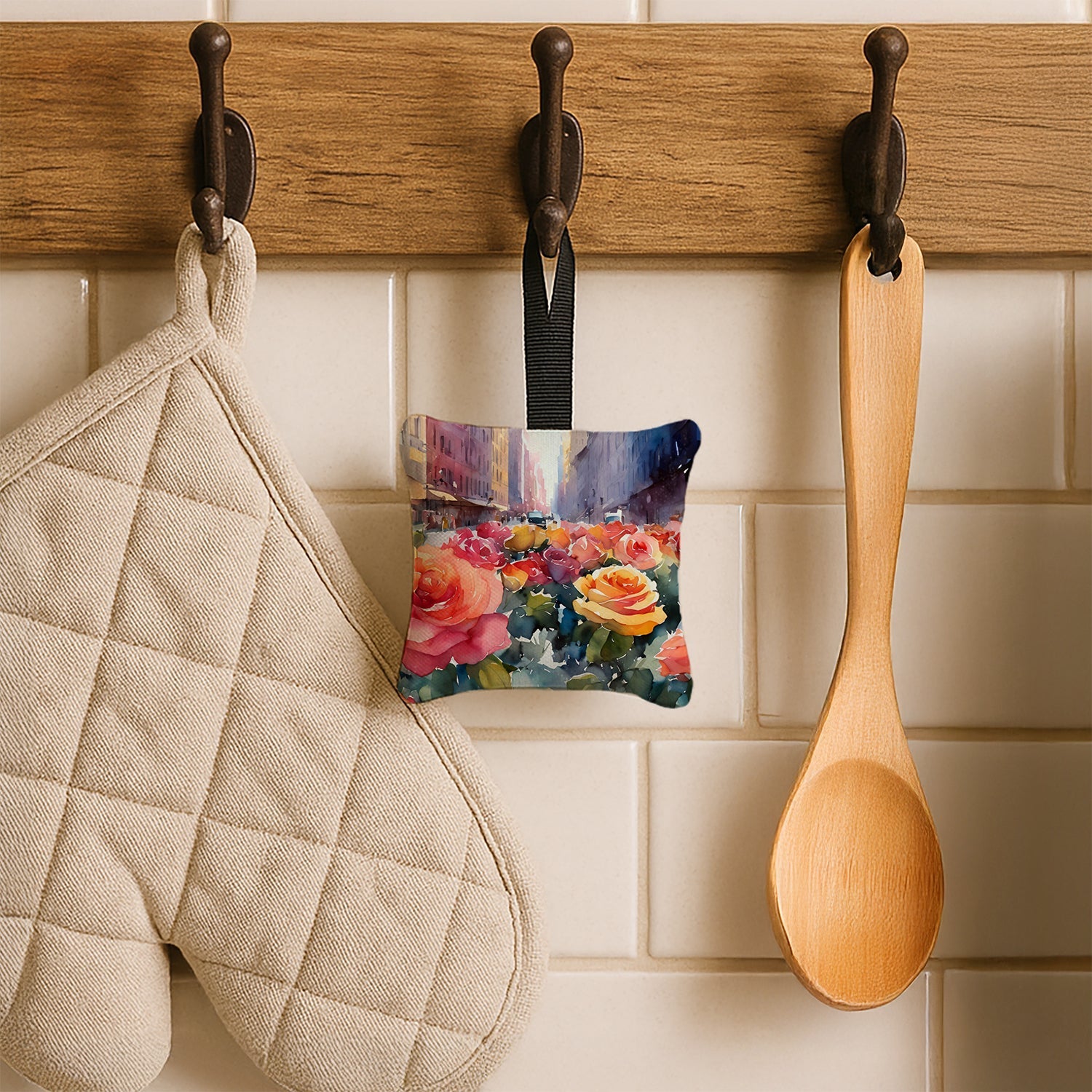New York Roses in Watercolor Hanging Square Fabric Ornament 3.5 × 3.5 Decorative Door-Knob & Tree Hanger, Soft Fabric