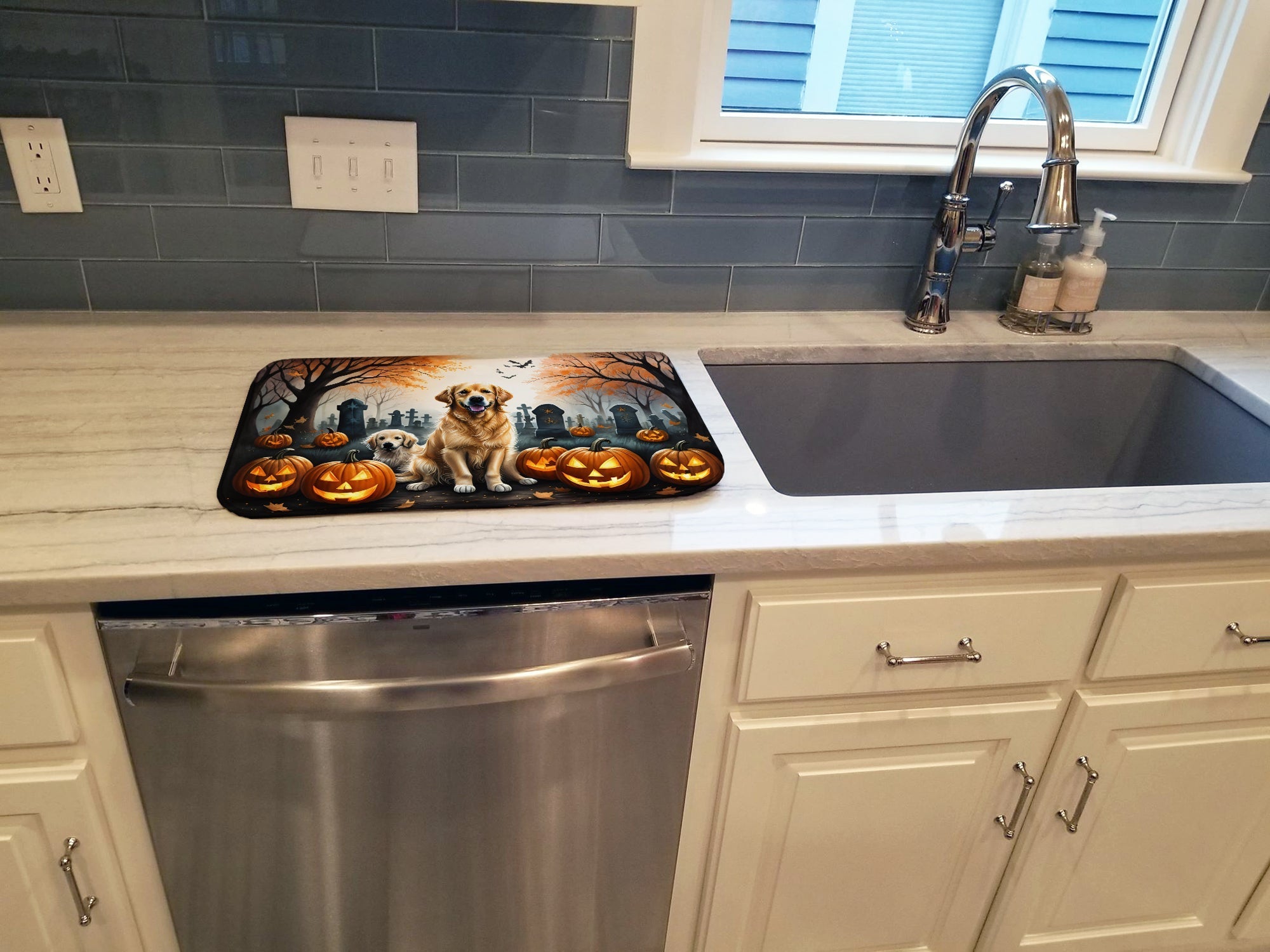 Golden Retriever Spooky Halloween Dish Drying Mat Absorbent Dish Drying Mat Pad for Kitchen Counter Dish Drainer Mat for Countertop, 14 x 21", Multicolor