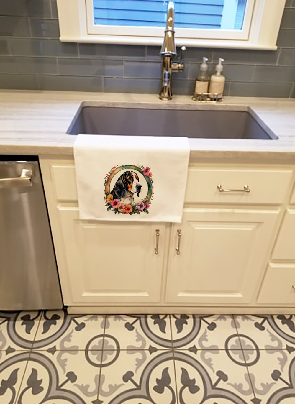 Basset Hound and Flowers Kitchen Towel Set of 2 White Dish Towels Decorative Bathroom Hand towel for Hand, Face, Hair, Yoga, Tea, Dishcloth, 19 X 28", White