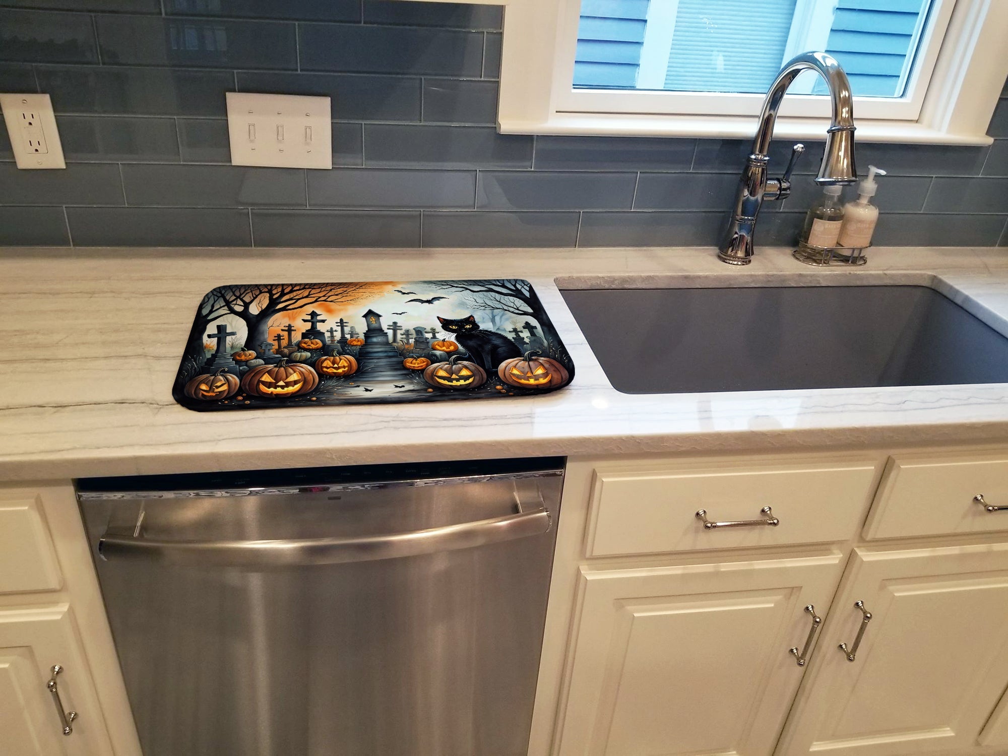 Black Cat Spooky Halloween Dish Drying Mat Absorbent Dish Drying Mat Pad for Kitchen Counter Dish Drainer Mat for Countertop, 14 x 21", Multicolor