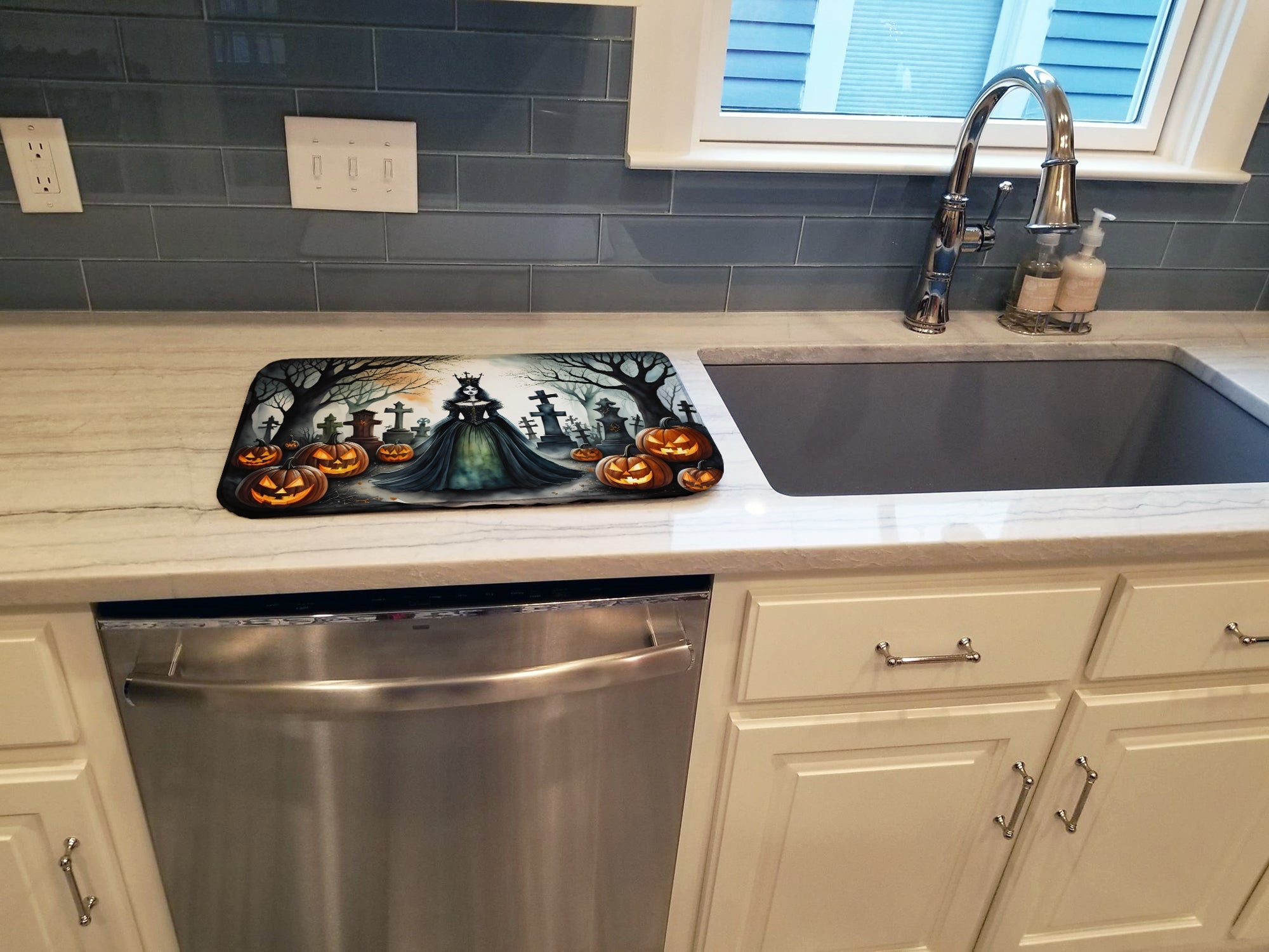 Evil Queen Spooky Halloween Dish Drying Mat Absorbent Dish Drying Mat Pad for Kitchen Counter Dish Drainer Mat for Countertop, 14 x 21", Multicolor