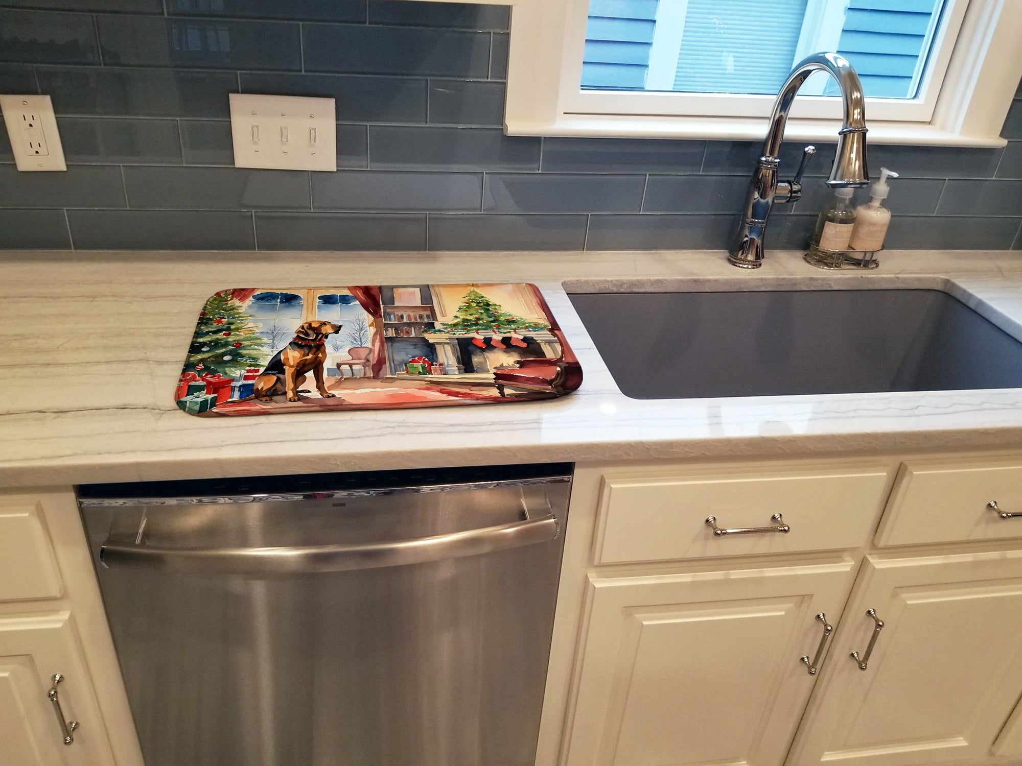 Bloodhound Cozy Christmas Dish Drying Mat Absorbent Dish Drying Mat Pad for Kitchen Counter Dish Drainer Mat for Countertop, 14 x 21", Multicolor