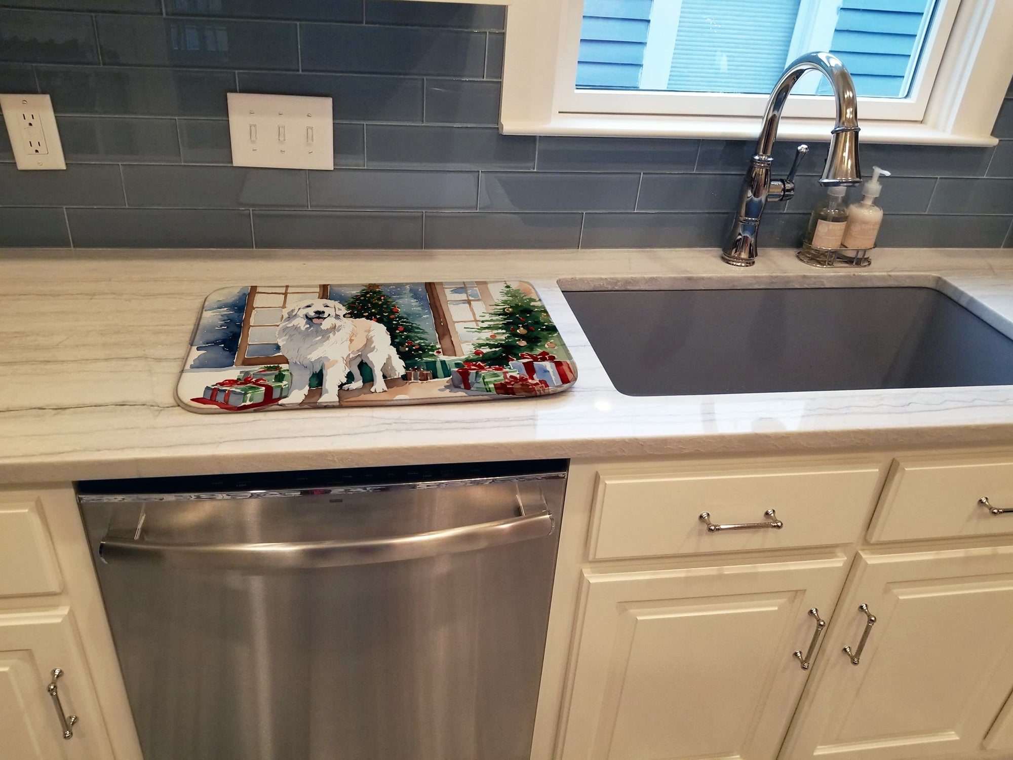 Great Pyrenees Cozy Christmas Dish Drying Mat Absorbent Dish Drying Mat Pad for Kitchen Counter Dish Drainer Mat for Countertop, 14 x 21", Multicolor