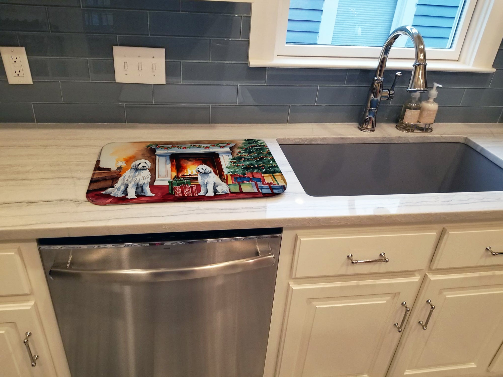 Komondor Cozy Christmas Dish Drying Mat Absorbent Dish Drying Mat Pad for Kitchen Counter Dish Drainer Mat for Countertop, 14 x 21", Multicolor