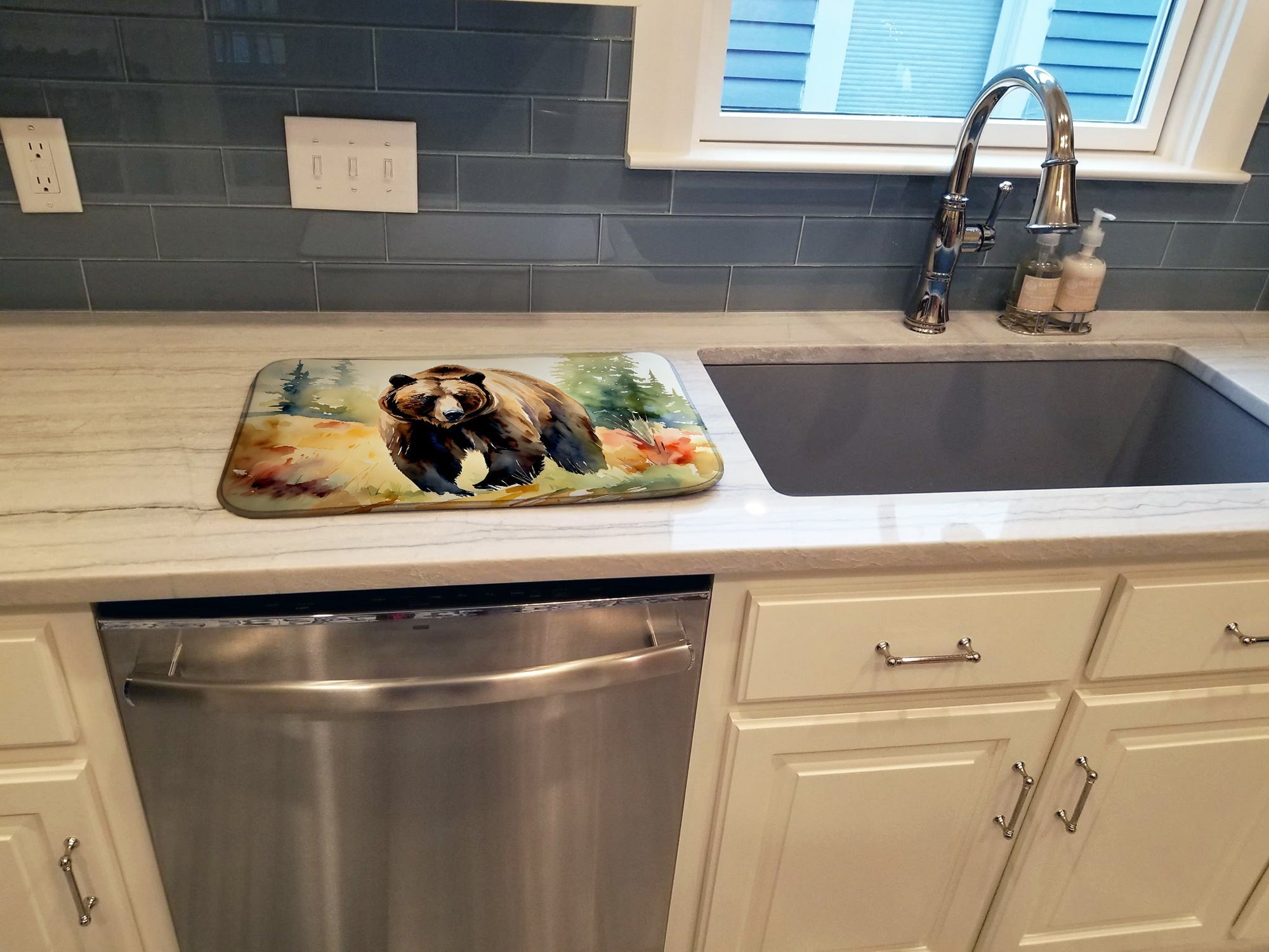Grizzly Bear Dish Drying Mat Absorbent Dish Drying Mat Pad for Kitchen Counter Dish Drainer Mat for Countertop, 14 x 21", Multicolor
