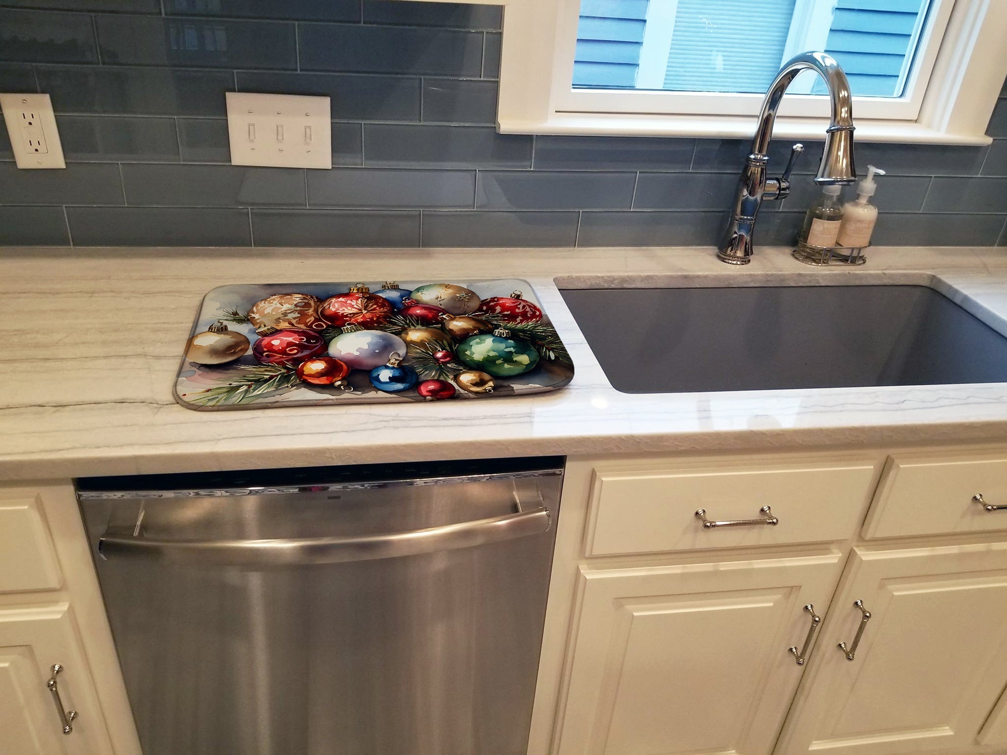 Christmas Ornaments Cluster Dish Drying Mat Absorbent Dish Drying Mat Pad for Kitchen Counter Dish Drainer Mat for Countertop, 14 x 21", Multicolor