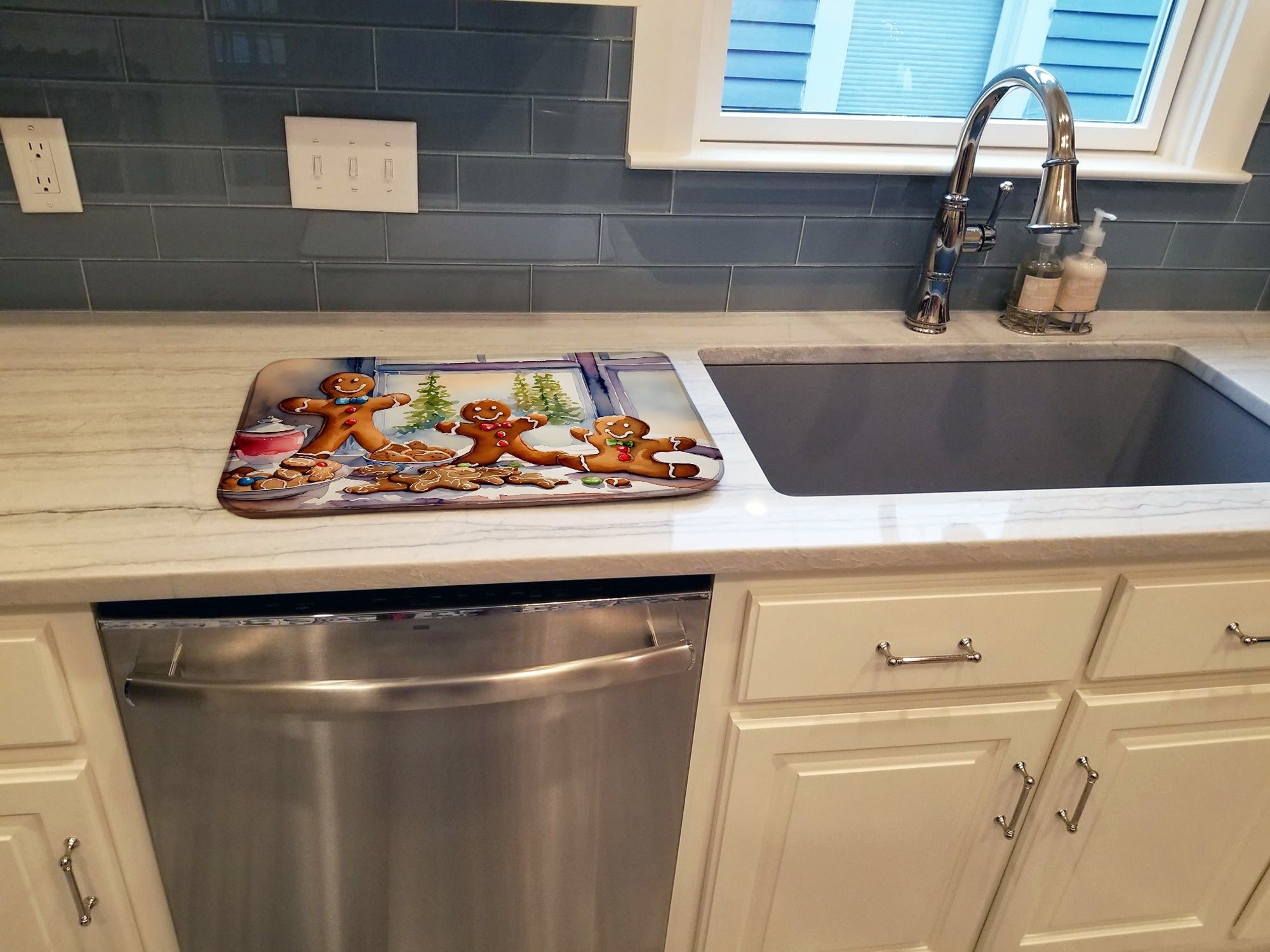 Gingerbread Cookies Baking Scene Christmas Dish Drying Mat Absorbent Dish Drying Mat Pad for Kitchen Counter Dish Drainer Mat for Countertop, 14 x 21", Multicolor