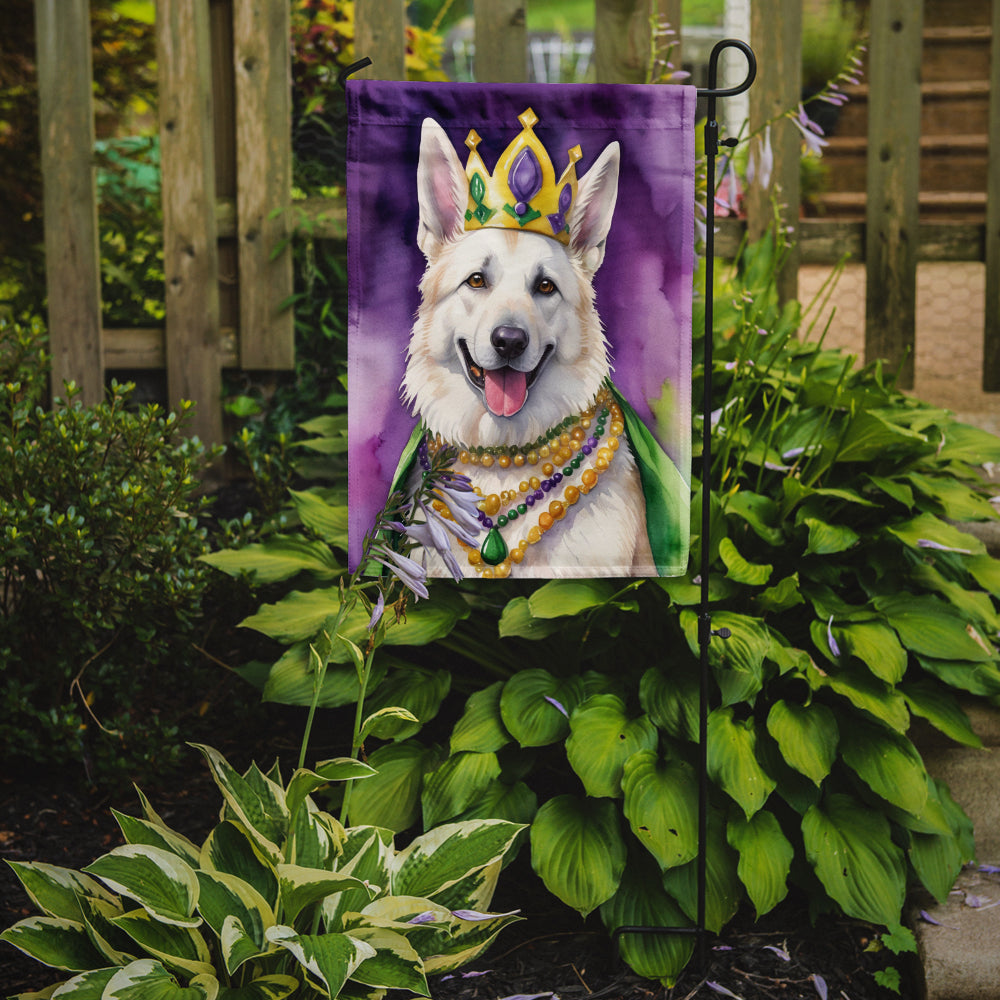 White German Shepherd King of Mardi Gras Garden Flag Mailbox Decorative Yard Banner Outside Patio Artwork for Flower Beds, Garden Size, Multicolor