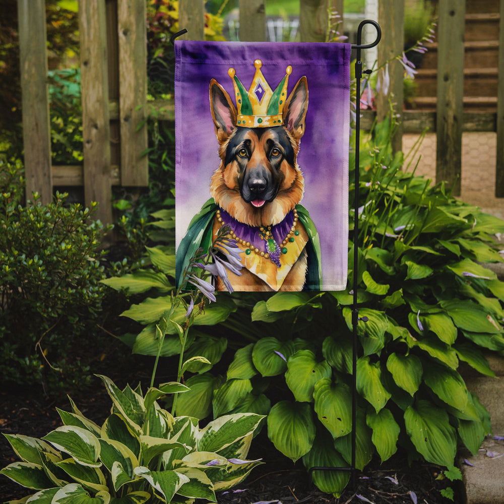 German Shepherd King of Mardi Gras Garden Flag Mailbox Decorative Yard Banner Outside Patio Artwork for Flower Beds, Garden Size, Multicolor