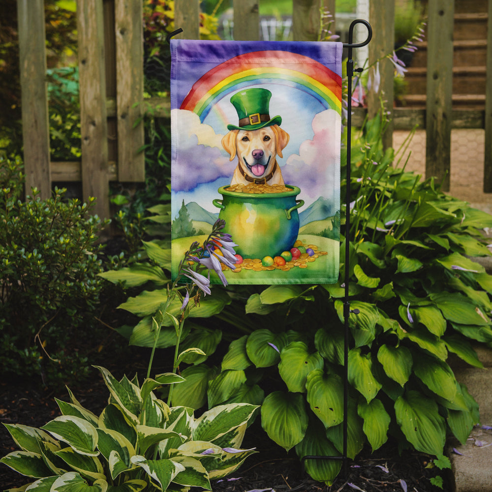 Labrador Retriever St Patrick's Day Garden Flag Mailbox Decorative Yard Banner Outside Patio Artwork for Flower Beds, Garden Size, Multicolor