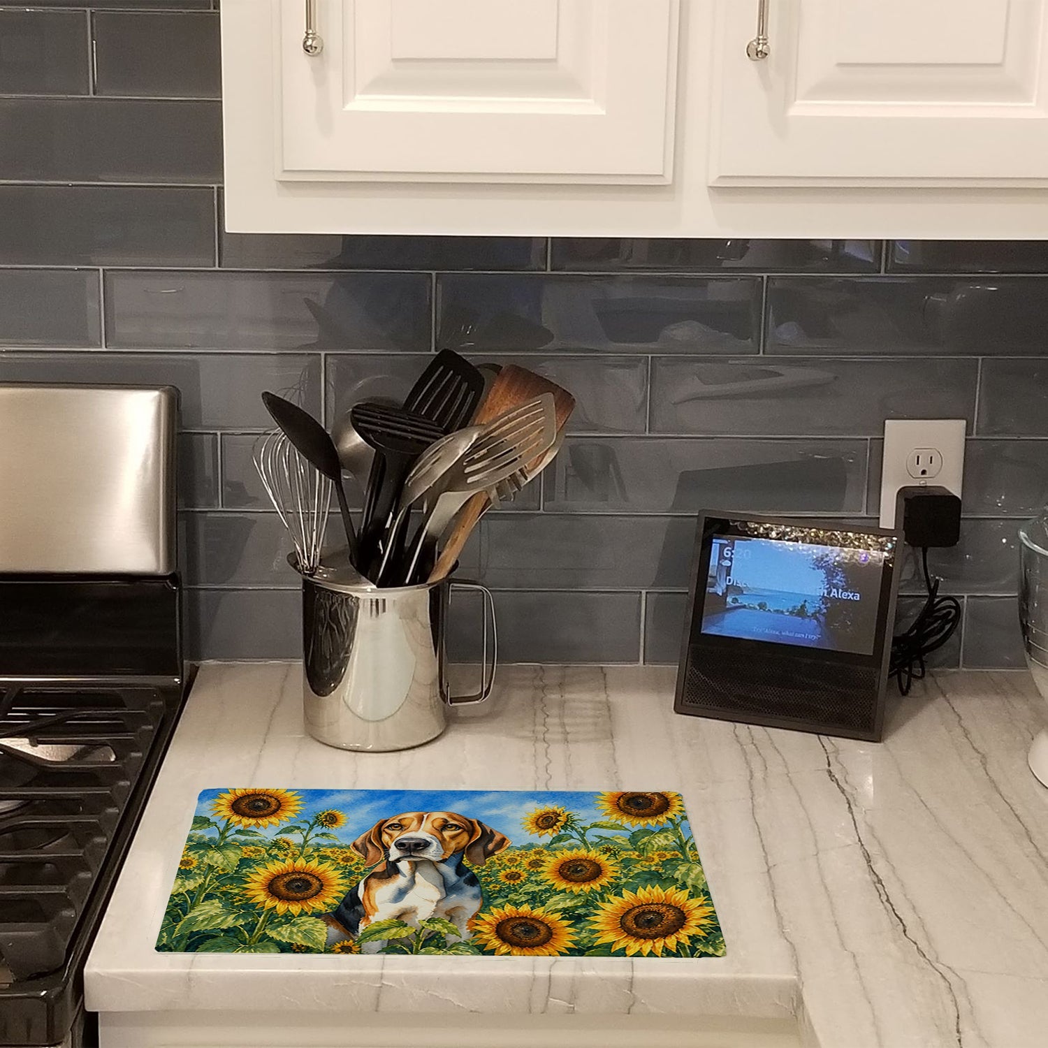 American Foxhound in Sunflowers Cutting Board Tempered Glass Kitchen Cutting Surface, Heat Resistant Chopping Board with Non-Slip Feet, Decorative Food Prep & Serving
