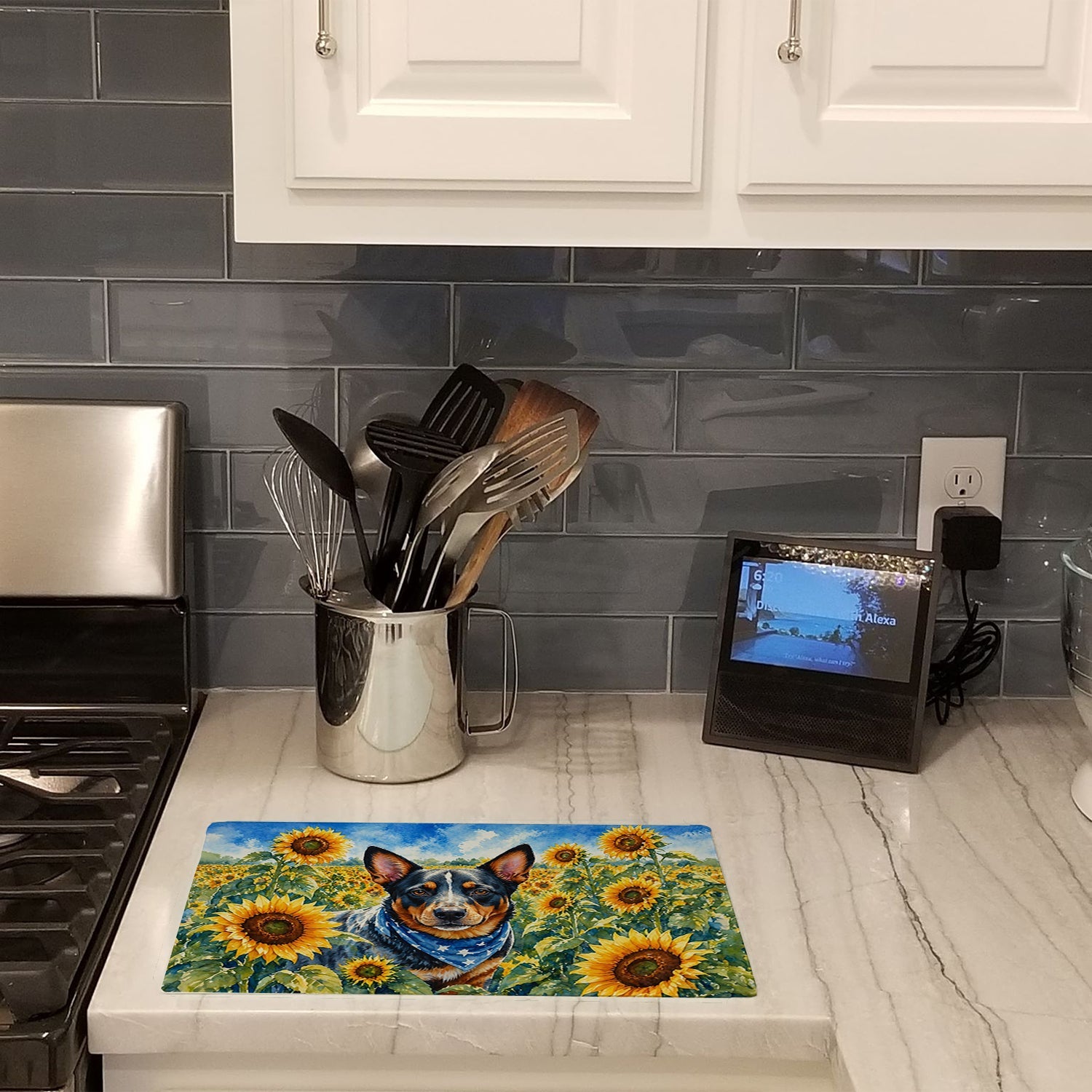 Australian Cattle Dog in Sunflowers Cutting Board Tempered Glass Kitchen Cutting Surface, Heat Resistant Chopping Board with Non-Slip Feet, Decorative Food Prep & Serving