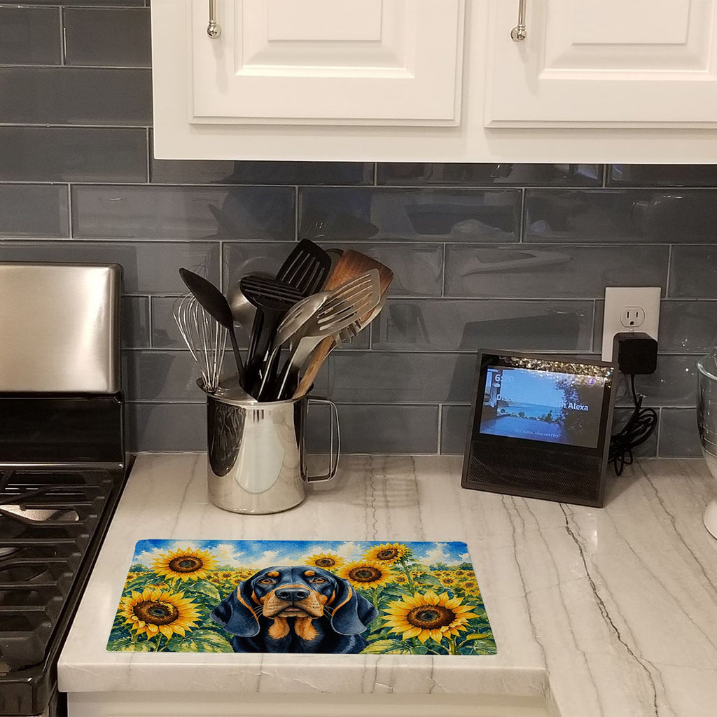 Black and Tan Coonhound in Sunflowers Cutting Board Tempered Glass Kitchen Cutting Surface, Heat Resistant Chopping Board with Non-Slip Feet, Decorative Food Prep & Serving