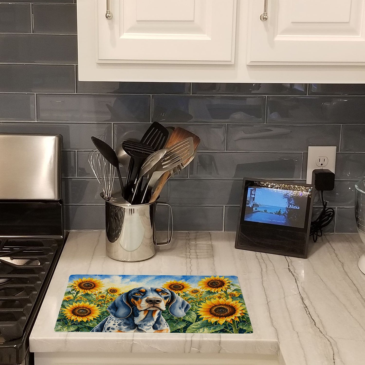 Bluetick Coonhound in Sunflowers Cutting Board Tempered Glass Kitchen Cutting Surface, Heat Resistant Chopping Board with Non-Slip Feet, Decorative Food Prep & Serving