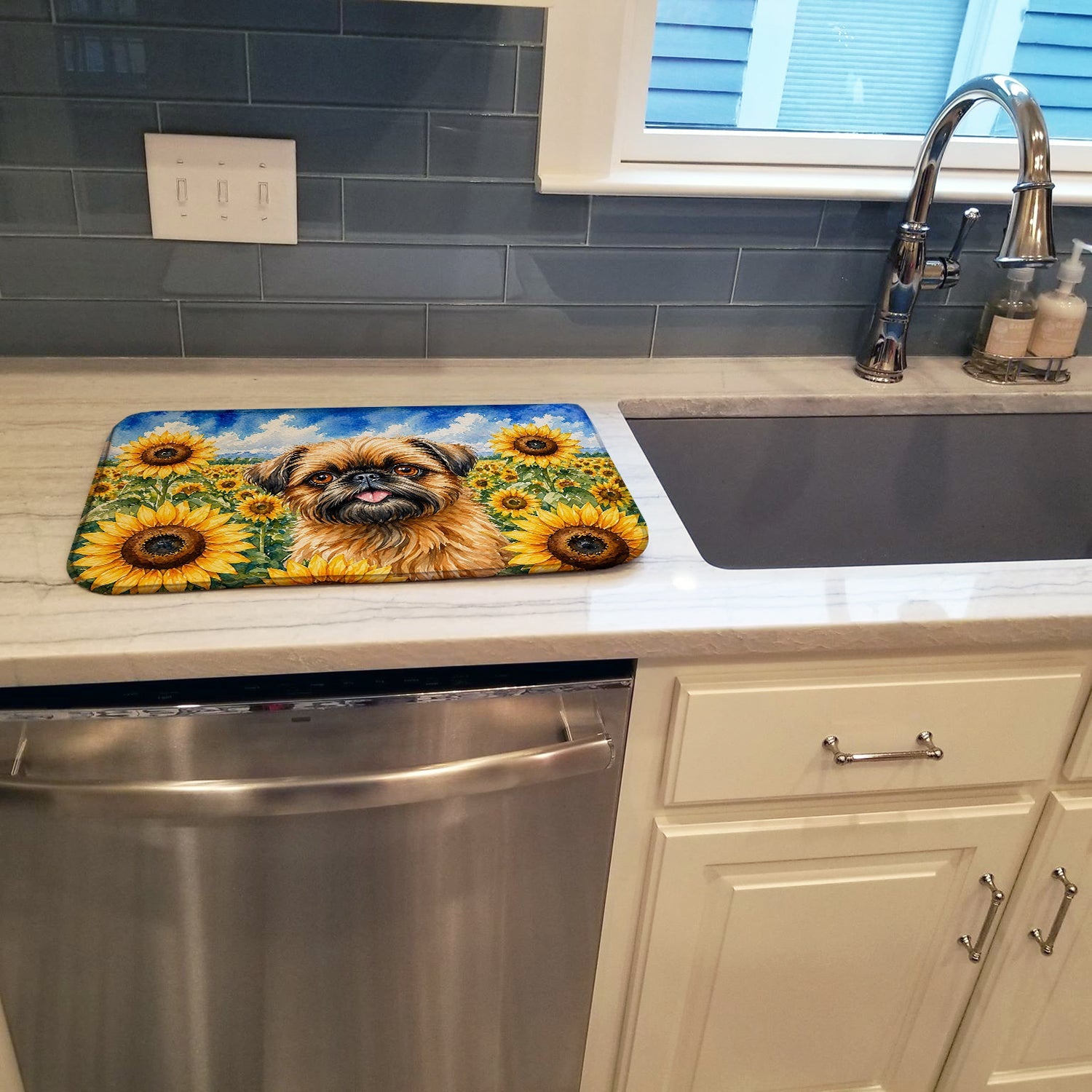 Brussels Griffon in Sunflowers Dish Drying Mat Absorbent Dish Drying Mat Pad for Kitchen Counter Dish Drainer Mat for Countertop, 14 x 21", Multicolor